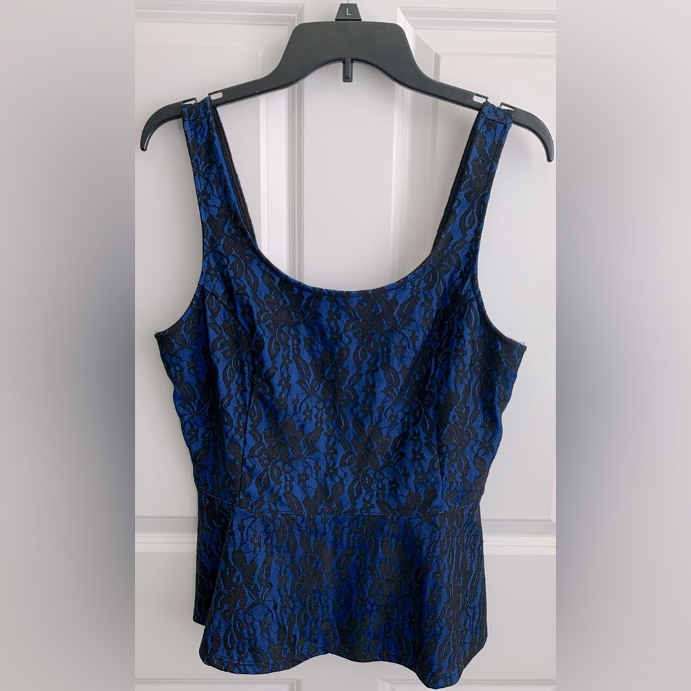 ✨New✨Express | Size: Medium